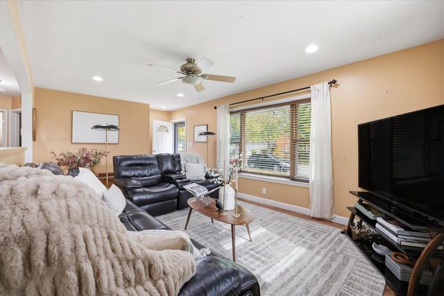 5629 N Bethmaur LANE, Glendale, WI 53209