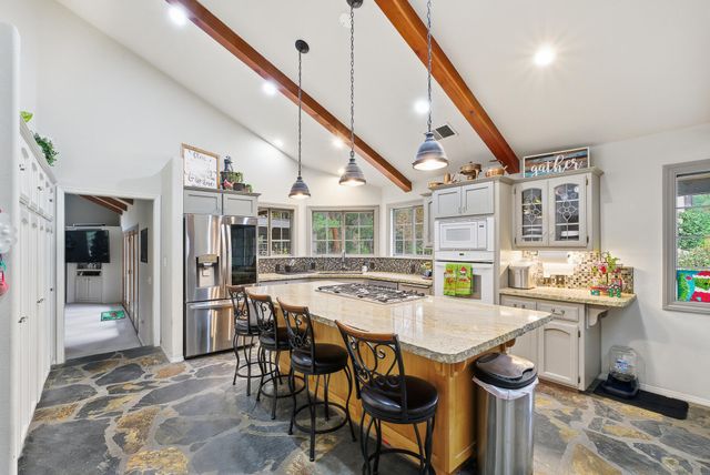 33721 Globe Drive, Springville, CA 93265