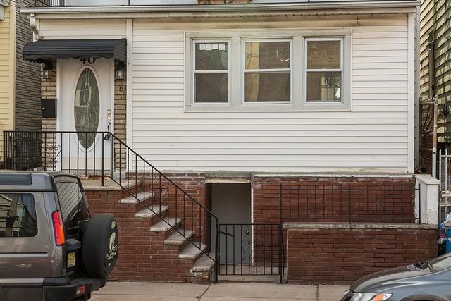 40 WEST 19TH ST, Bayonne, NJ 07002