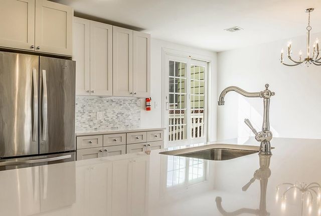 40 WEST 19TH ST, Bayonne, NJ 07002