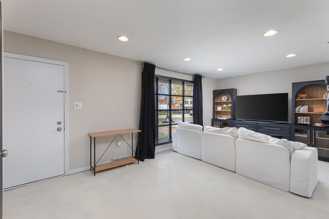 207 Diana Street, Shorewood, IL 60404