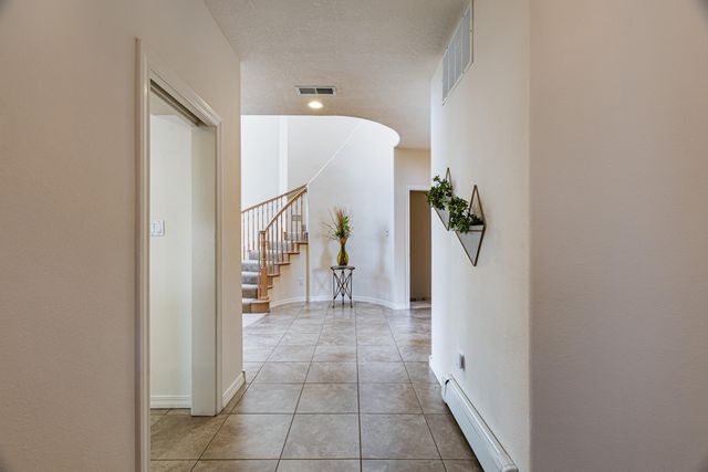 4612 Miramar Drive NW, Albuquerque, NM 87114