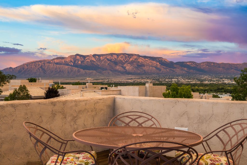 4612 Miramar Drive NW, Albuquerque, NM 87114