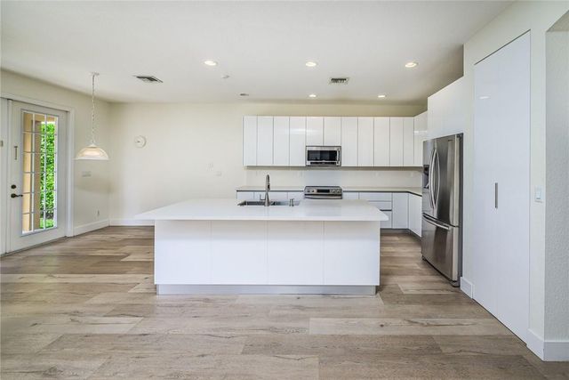 19364 S Whitewater Avenue, Weston, FL 33332