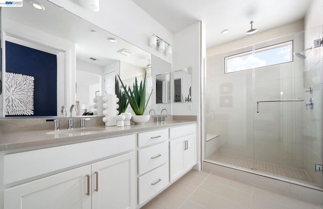 17931 Glen Arbor Way, Lathrop, CA 95330