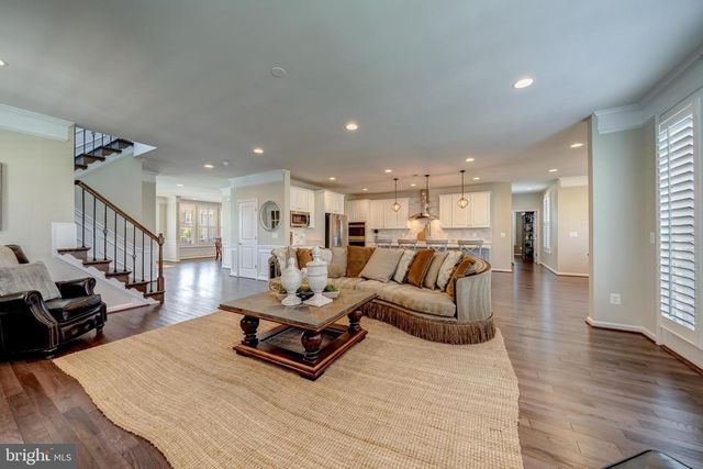 1002 THEMIS ST SE, Leesburg, VA 20175