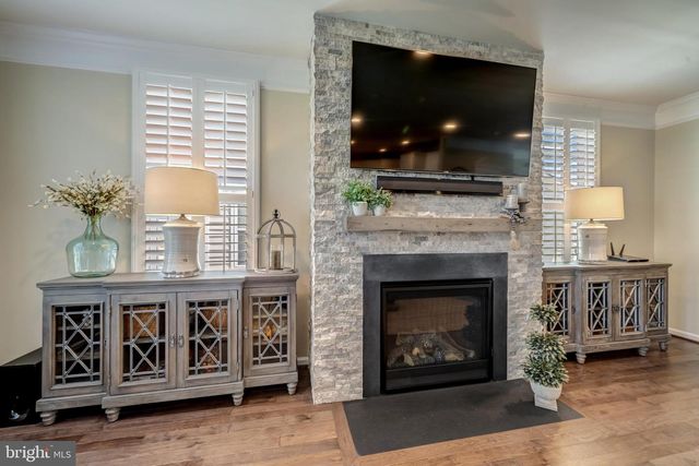 1002 THEMIS ST SE, Leesburg, VA 20175