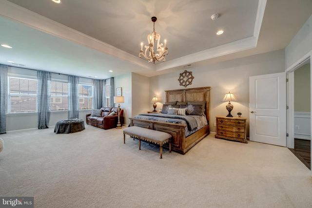 1002 THEMIS ST SE, Leesburg, VA 20175