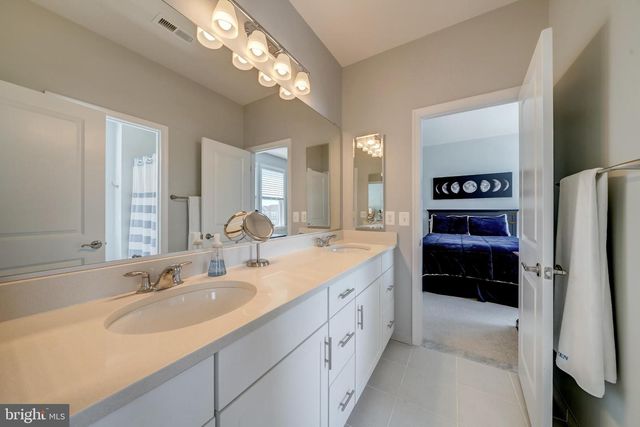 1002 THEMIS ST SE, Leesburg, VA 20175