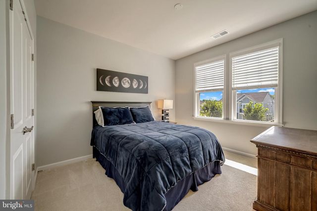 1002 THEMIS ST SE, Leesburg, VA 20175