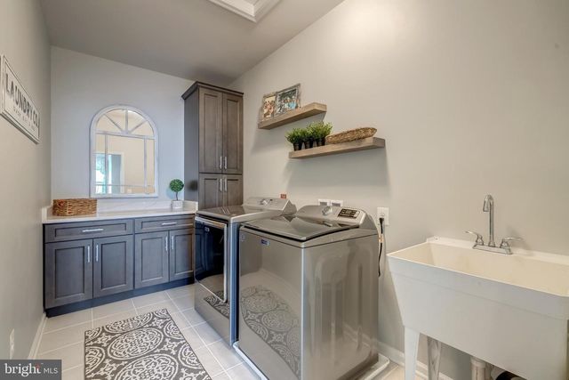 1002 THEMIS ST SE, Leesburg, VA 20175