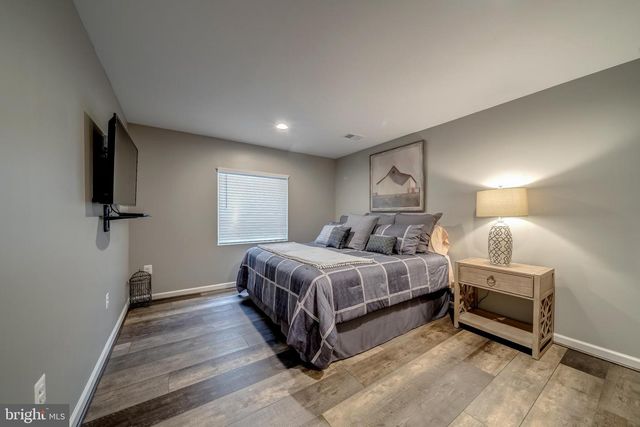 1002 THEMIS ST SE, Leesburg, VA 20175