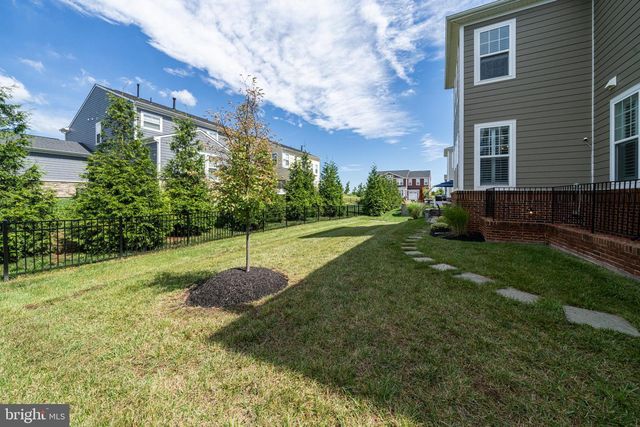 1002 THEMIS ST SE, Leesburg, VA 20175