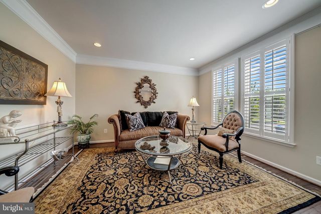 1002 THEMIS ST SE, Leesburg, VA 20175