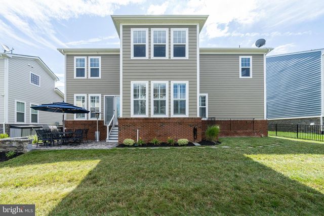 1002 THEMIS ST SE, Leesburg, VA 20175