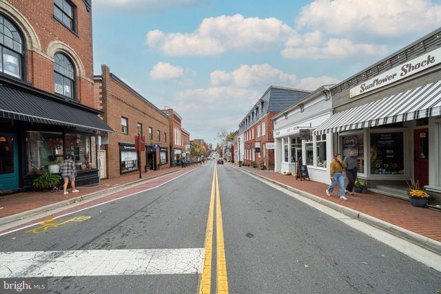 1002 THEMIS ST SE, Leesburg, VA 20175