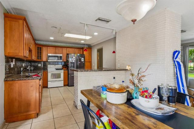401 S 57th Ter, Hollywood, FL 33023