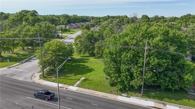 6760 W 151st Street, Overland Park, KS 66223