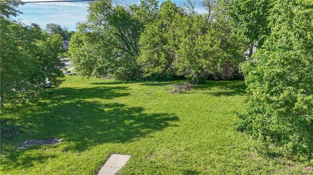 6760 W 151st Street, Overland Park, KS 66223