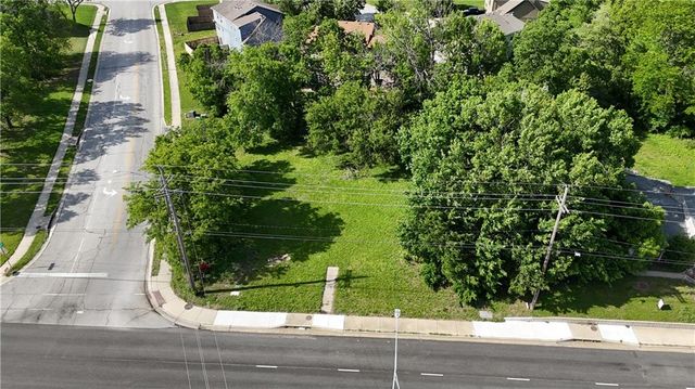 6760 W 151st Street, Overland Park, KS 66223