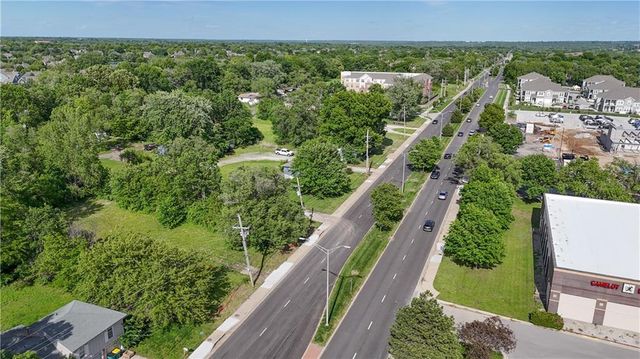 6760 W 151st Street, Overland Park, KS 66223