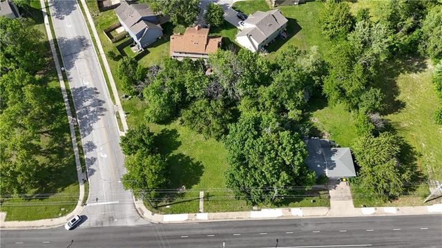 6760 W 151st Street, Overland Park, KS 66223