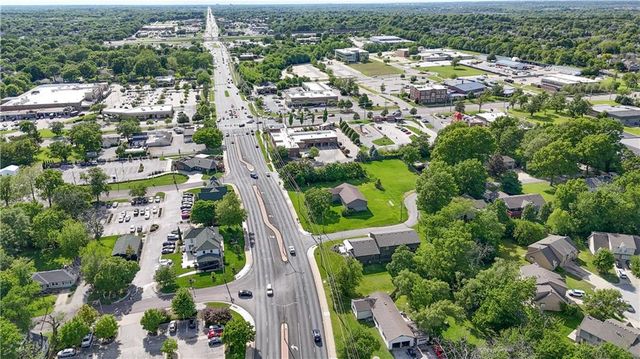 6760 W 151st Street, Overland Park, KS 66223