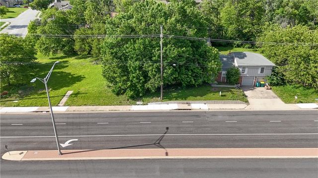 6760 W 151st Street, Overland Park, KS 66223