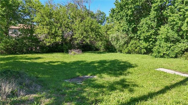 6760 W 151st Street, Overland Park, KS 66223