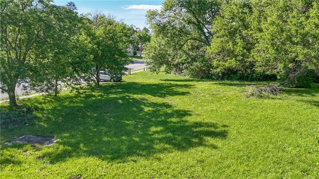 6760 W 151st Street, Overland Park, KS 66223