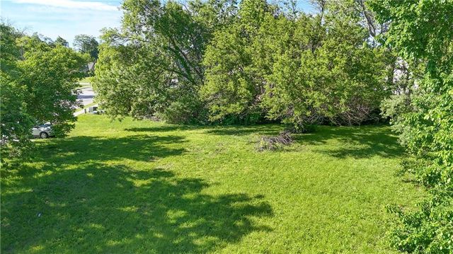 6760 W 151st Street, Overland Park, KS 66223