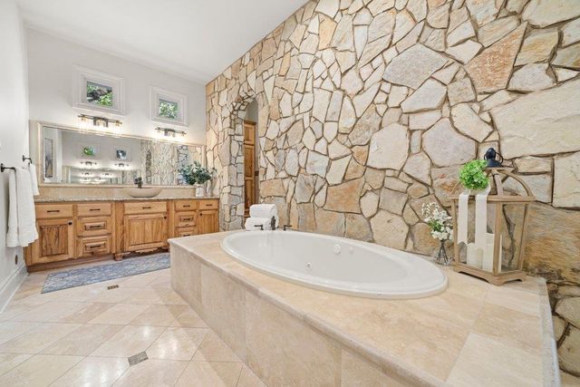 10500 Milky WAY, Austin, TX 78730