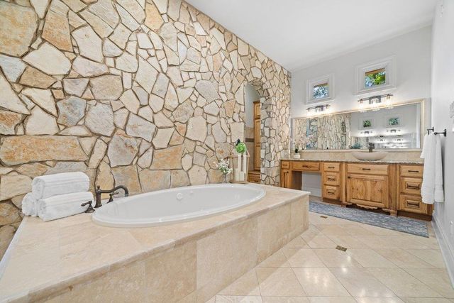 10500 Milky WAY, Austin, TX 78730