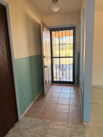 290 Asbury Road NE, Rio Rancho, NM 87124