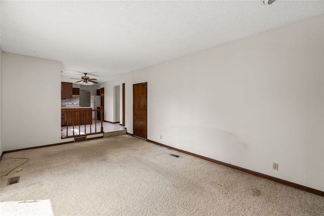 3917 Mary Lynn Drive, Urbandale, IA 50322