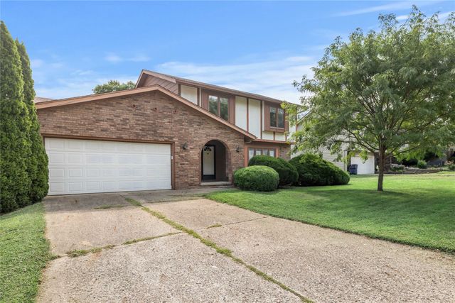3917 Mary Lynn Drive, Urbandale, IA 50322
