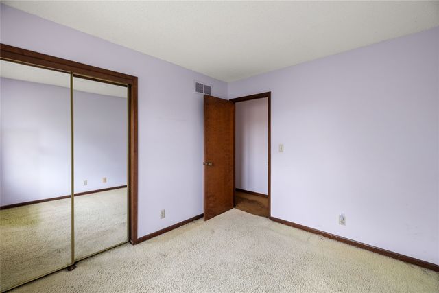 3917 Mary Lynn Drive, Urbandale, IA 50322