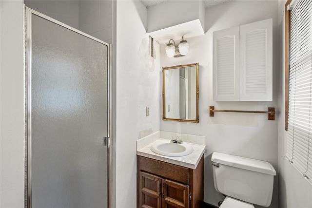 3917 Mary Lynn Drive, Urbandale, IA 50322