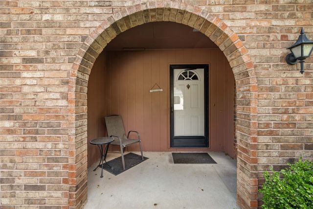 3917 Mary Lynn Drive, Urbandale, IA 50322