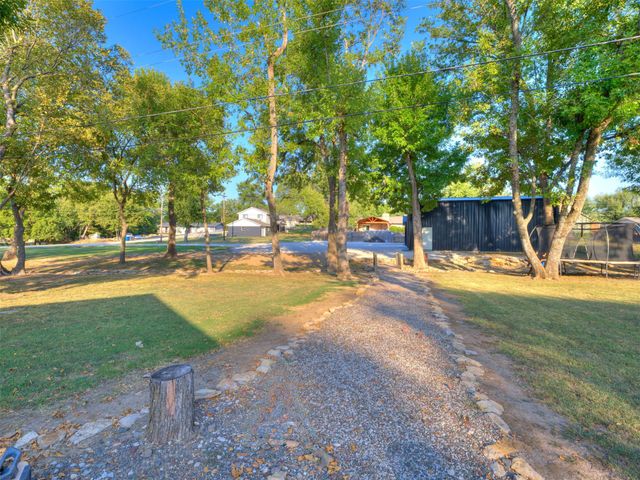 1219 S 138th East Avenue, Tulsa, OK 74108