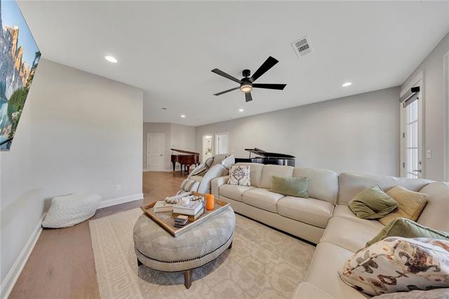 292 Dawson Drive, Woodstock, GA 30188