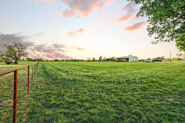 420 County Road 4825, Leonard, TX 75452