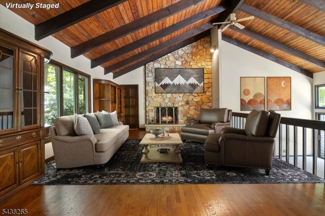 6 Green Hills Rd, Mendham Twp., NJ 07945