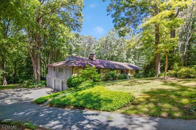 6 Green Hills Rd, Mendham Twp., NJ 07945