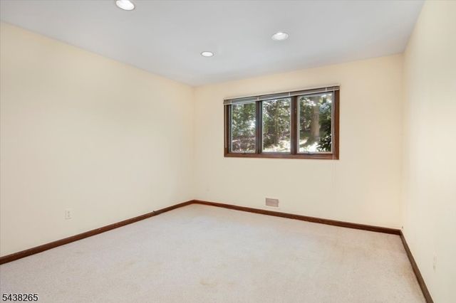 6 Green Hills Rd, Mendham Twp., NJ 07945