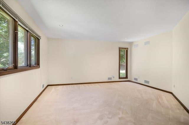 6 Green Hills Rd, Mendham Twp., NJ 07945