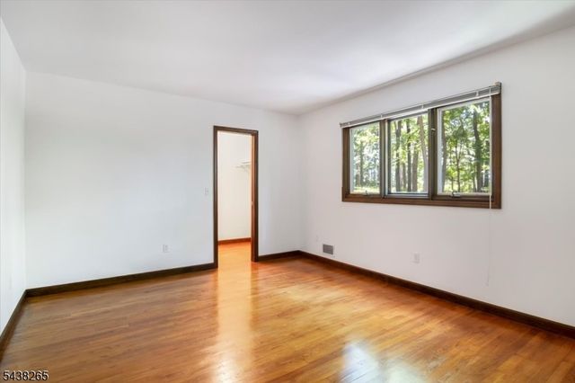 6 Green Hills Rd, Mendham Twp., NJ 07945