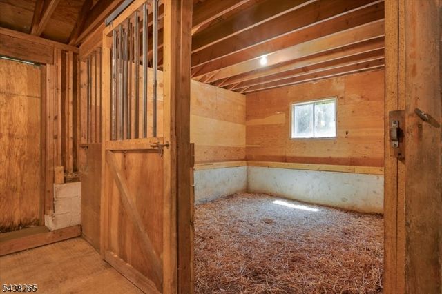 6 Green Hills Rd, Mendham Twp., NJ 07945
