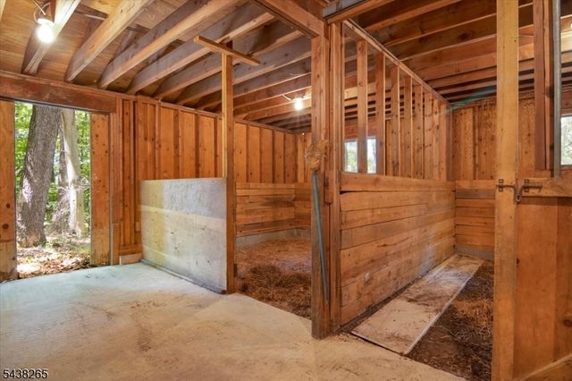 6 Green Hills Rd, Mendham Twp., NJ 07945