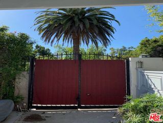 1215 Hilldale Ave, Los Angeles, CA 90069